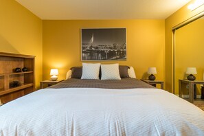 2 habitaciones, escritorio, tabla de planchar con plancha y wifi gratis 