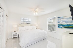 4 bedrooms, iron/ironing board, WiFi, bed sheets