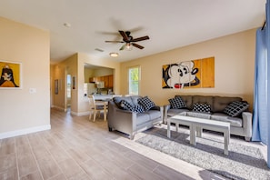 Townhome, 4 Bedrooms (3.5 Bathrooms - 154) | Living area