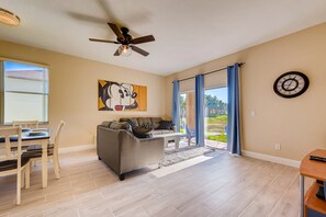 Maison mitoyenne, 4 chambres (3.5 Bathrooms - 154) | Coin séjour