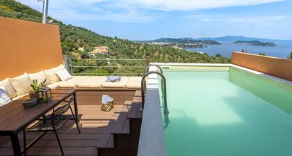 VILLA KALLISTO, 2BR, 2BTH VILLA AVEC PISCINE PRIVĂE ET VUE IMPRENABLE SUR LA MER