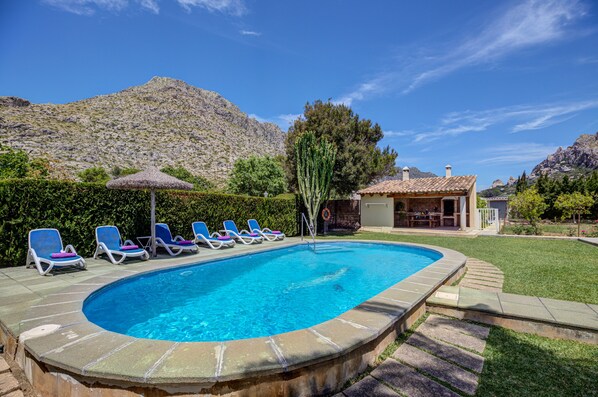 حمّام سباحة  خارجي