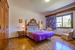 4 dormitorios, caja fuerte, tabla de planchar con plancha y wifi gratis