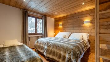 3 chambres, fer et planche à repasser, lit parapluie, Wi-Fi gratuit