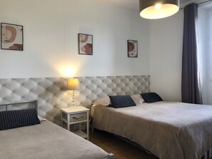 5 Schlafzimmer, Zimmersafe, Bügeleisen/Bügelbrett, kostenloses WLAN