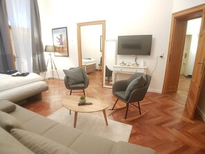 3 chambres, fer et planche à repasser, Wi-Fi gratuit, draps fournis