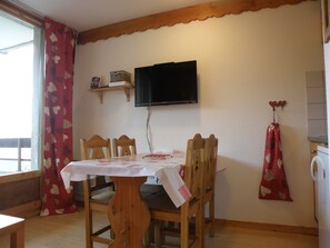 Dining - Studio 4 people ski in Les Menuires with cleaning included (Les Belleville)