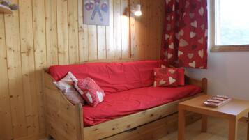 Télévision à écran plat, jeux vidéo, lecteur de DVD