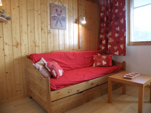 Flat-screen TV, video games, DVD player - Studio 4 people ski in Les Menuires with cleaning included (Les Belleville)
