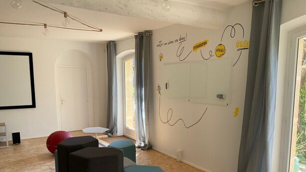 Interior - Mas Provençal with swimming pool 15' from Avignon (Entraigues-Sur-La-Sorgue)