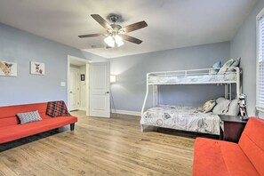 3 bedrooms, desk, iron/ironing board, travel cot
