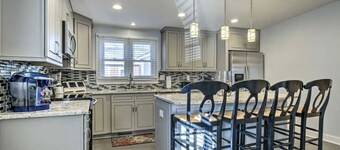 Cottage on the Boulevard - Renovated, Historic Downtown Wendell-3 Beds, 2 Baths