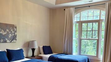 5 Schlafzimmer, Bügeleisen/Bügelbrett, kostenloses WLAN, Bettwäsche