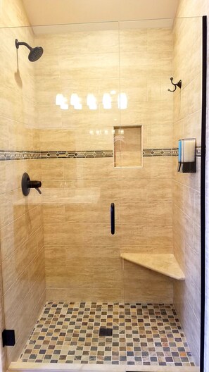 Shower, jetted tub, hair dryer, towels - Your Home Away From Home (Lexington)