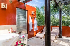 Deluxe Penthouse, Multiple Beds, Non Smoking, City View (Penthouse) | Down comforters, in-room safe, blackout drapes, iron/ironing board - Moonshine Hotel (Playa del Carmen)