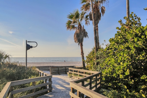 Beach nearby, sun-loungers, beach towels