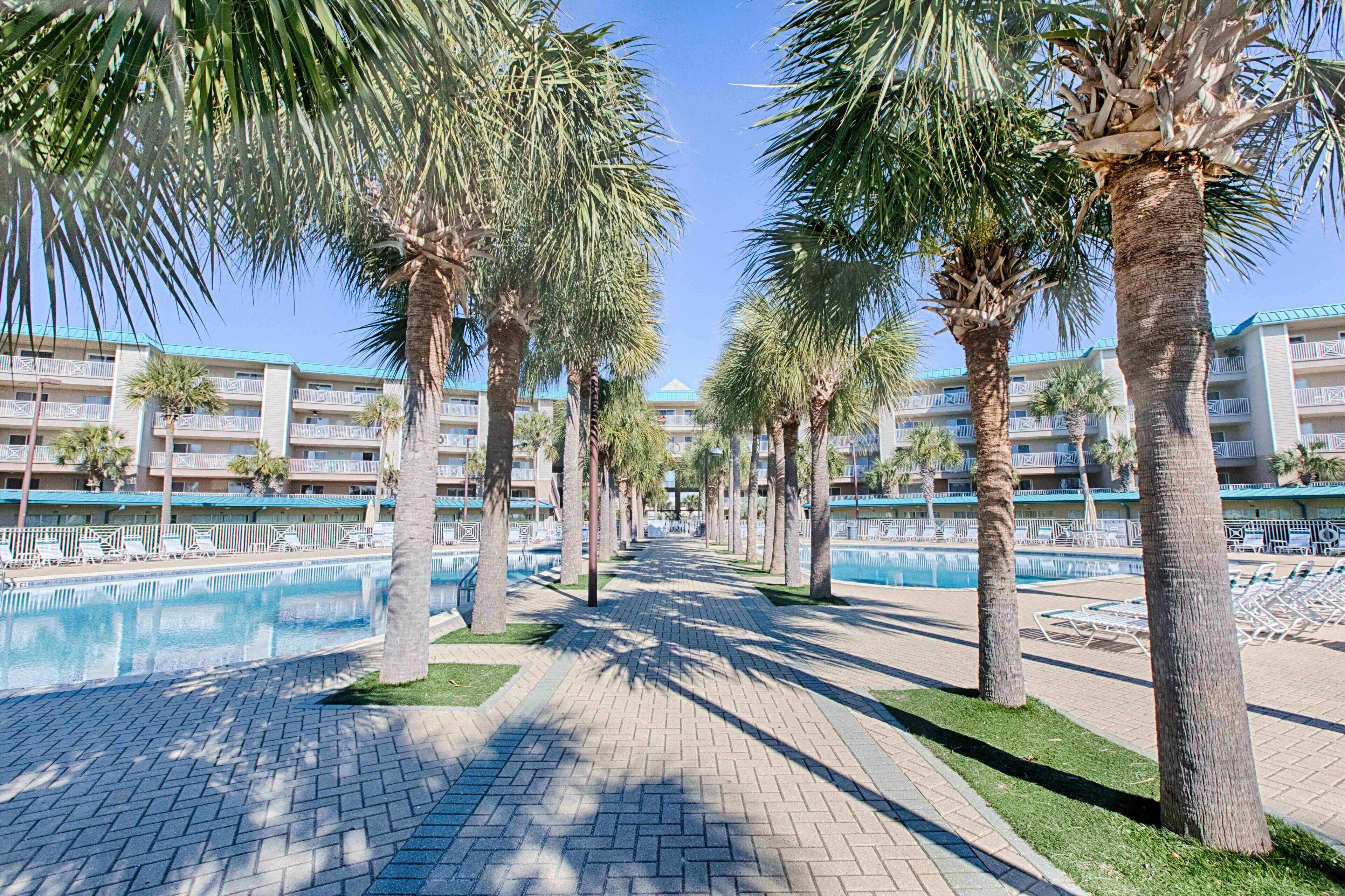 Piscina a l'aire lliure i piscina climatitzada 