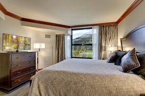 2 camere, una scrivania, ferro/asse da stiro, culla da viaggio