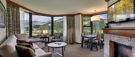 Smart TV, fireplace, stereo