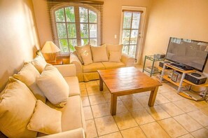 Een smart-tv en een stereo