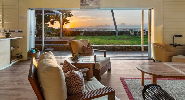TV, stereo - December Special!                   Oceanfront Hawaiian-style Beach House (Waimea)