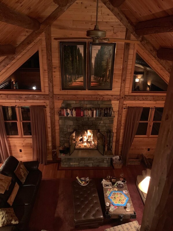Interior - Fabulous Renovated Log Cabin: the perfect getaway with new pickleball court! (Monterey)