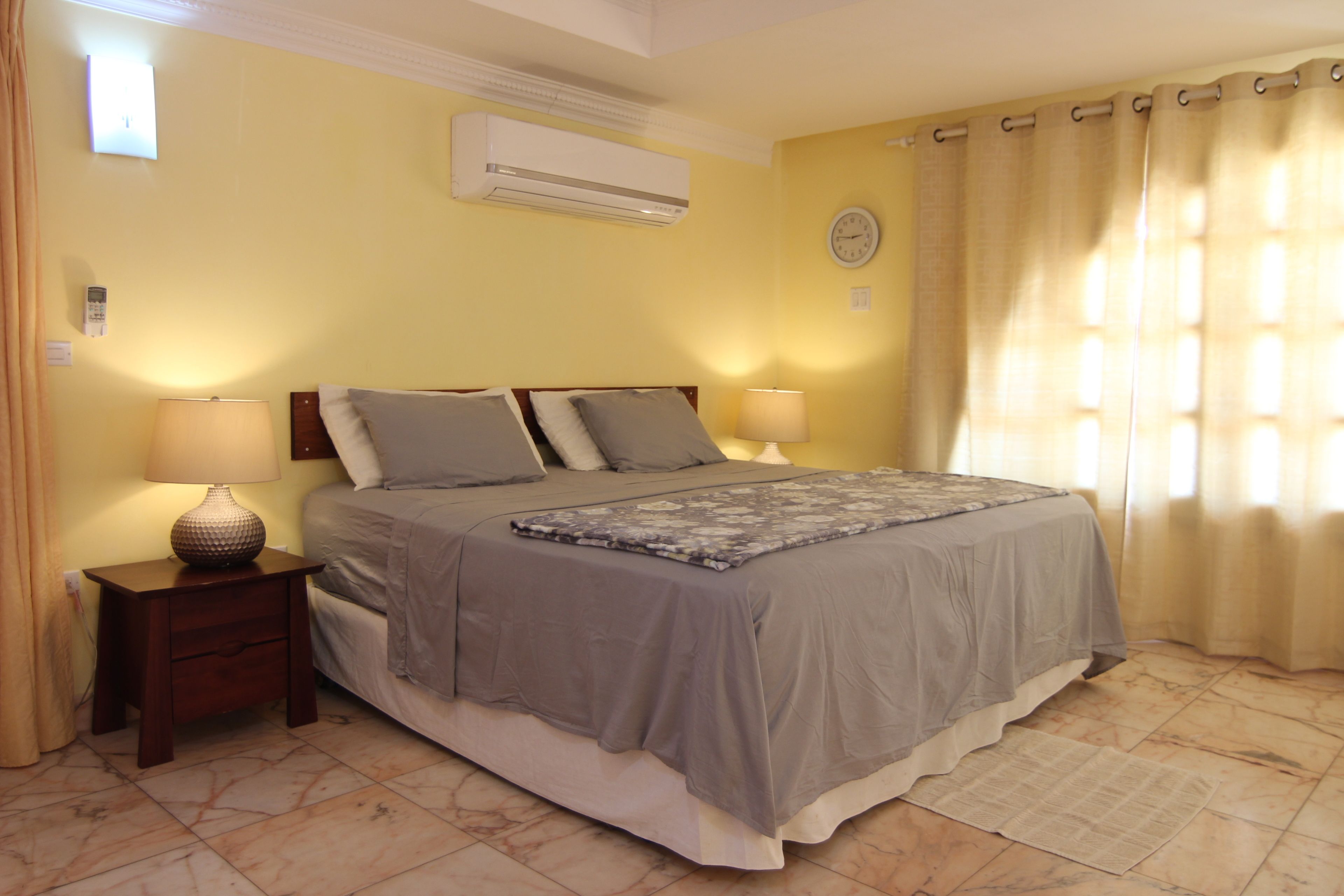 Comfort Apartment, 1 King Bed, Non Smoking | Blackout drapes, iron/ironing board, rollaway beds, free WiFi