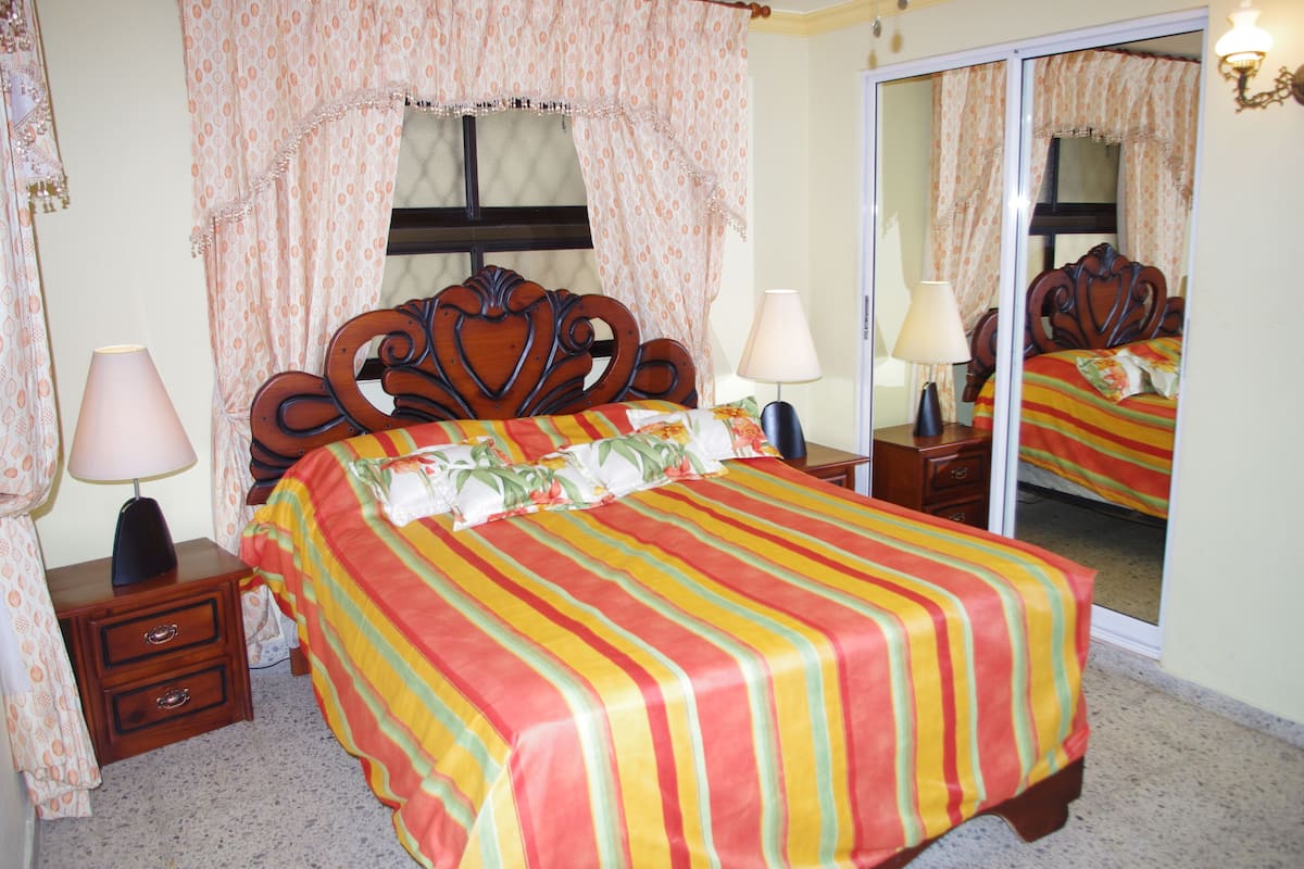 Premium Double Room, 1 Queen Bed, Non Smoking | 1 bedroom, premium bedding, Select Comfort beds, individually furnished