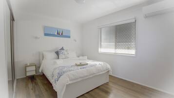 2 bedrooms, desk, iron/ironing board, travel cot