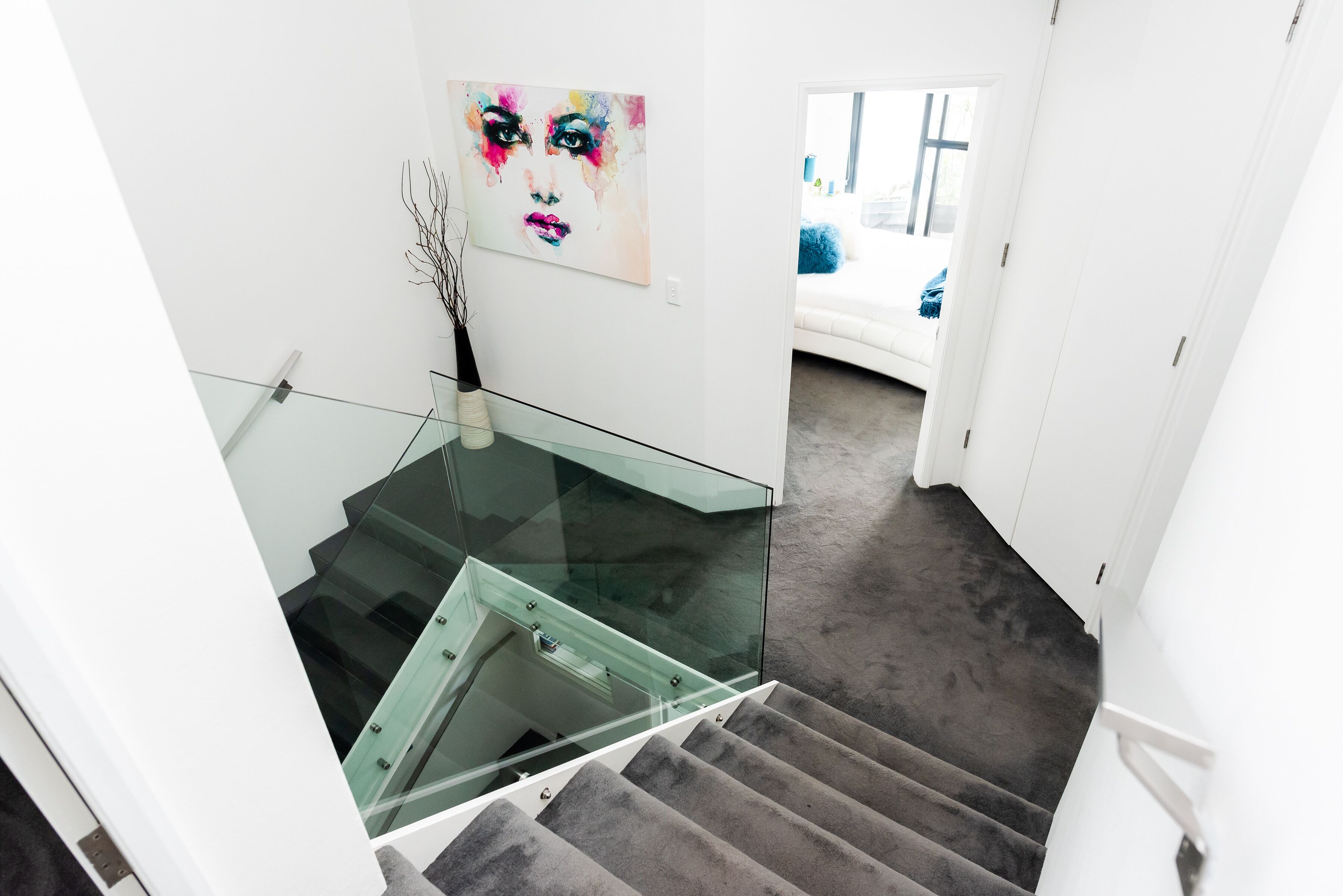 Pet friendly getaway on the edge of the world’s most stunning harbour! — image 16