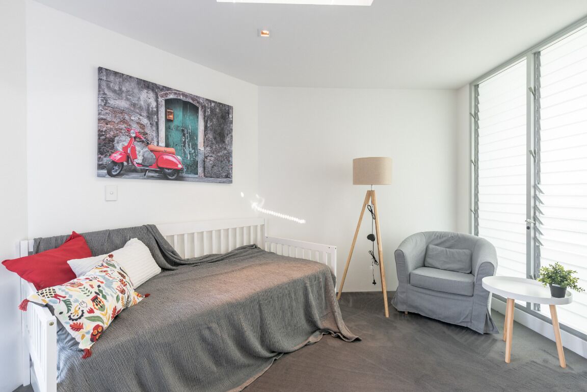 Pet friendly getaway on the edge of the world’s most stunning harbour! — image 22