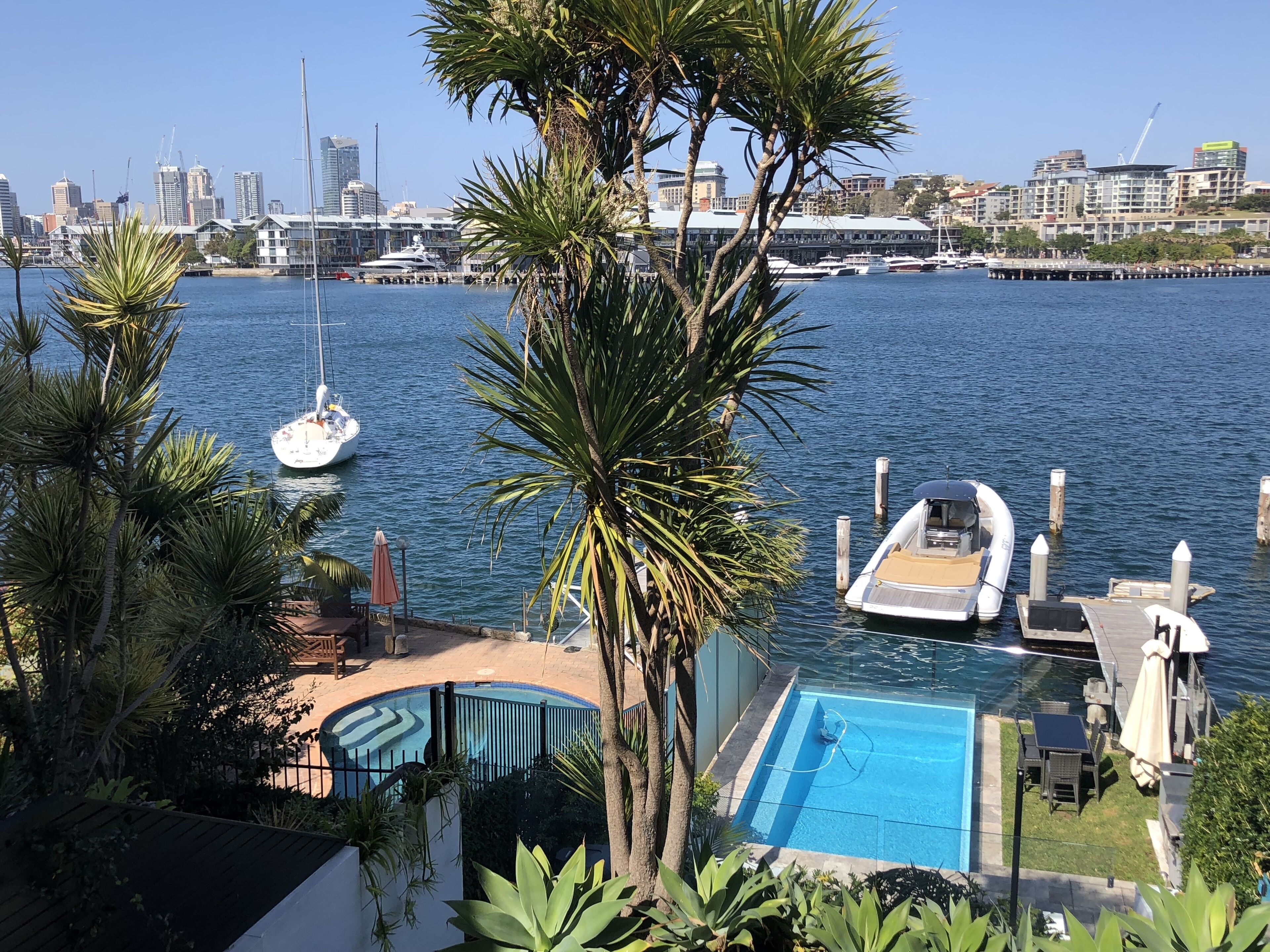 Pet friendly escape on the edge of Sydney Harbour!!