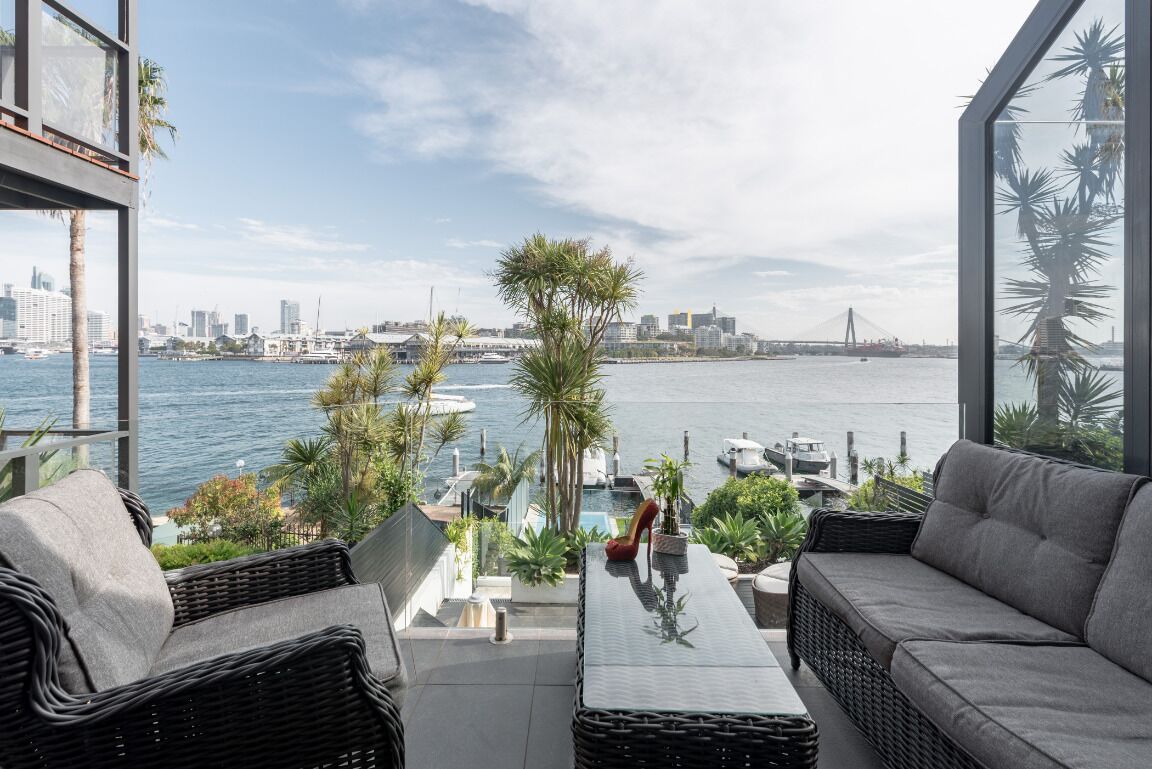 Pet friendly getaway on the edge of the world’s most stunning harbour! — image 12