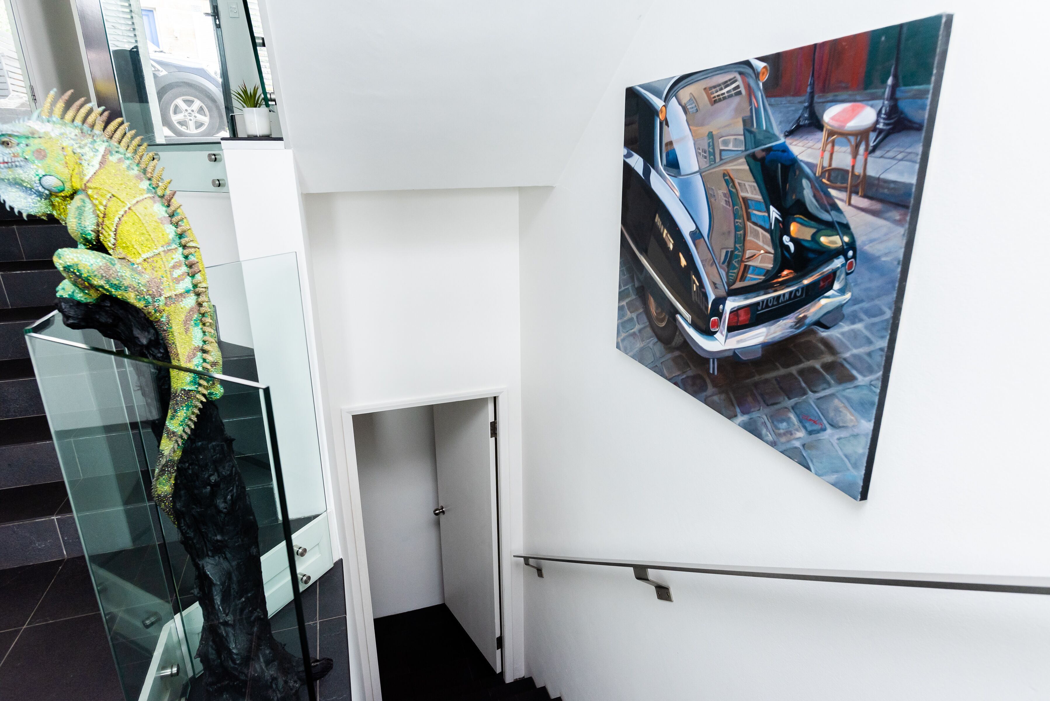 Pet friendly getaway on the edge of the world’s most stunning harbour! — image 10