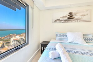 2 bedrooms, desk, soundproofing, iron/ironing board