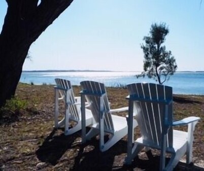 Swan Cove Beachfront Cottage