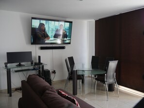 Living area - Apartamento nuevo con WIFI,alberca,elevador,cerca Zoologico Guadalajara (Guadalajara)