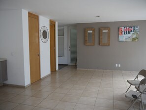 Interior - Apartamento nuevo con WIFI,alberca,elevador,cerca Zoologico Guadalajara (Guadalajara)