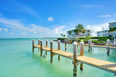 "Pelican's Perch" - Gulf Front Condo, Fabulous Views, Heated Pool, Dock, Fishing