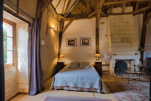 3 bedrooms, iron/ironing board, travel crib, free WiFi