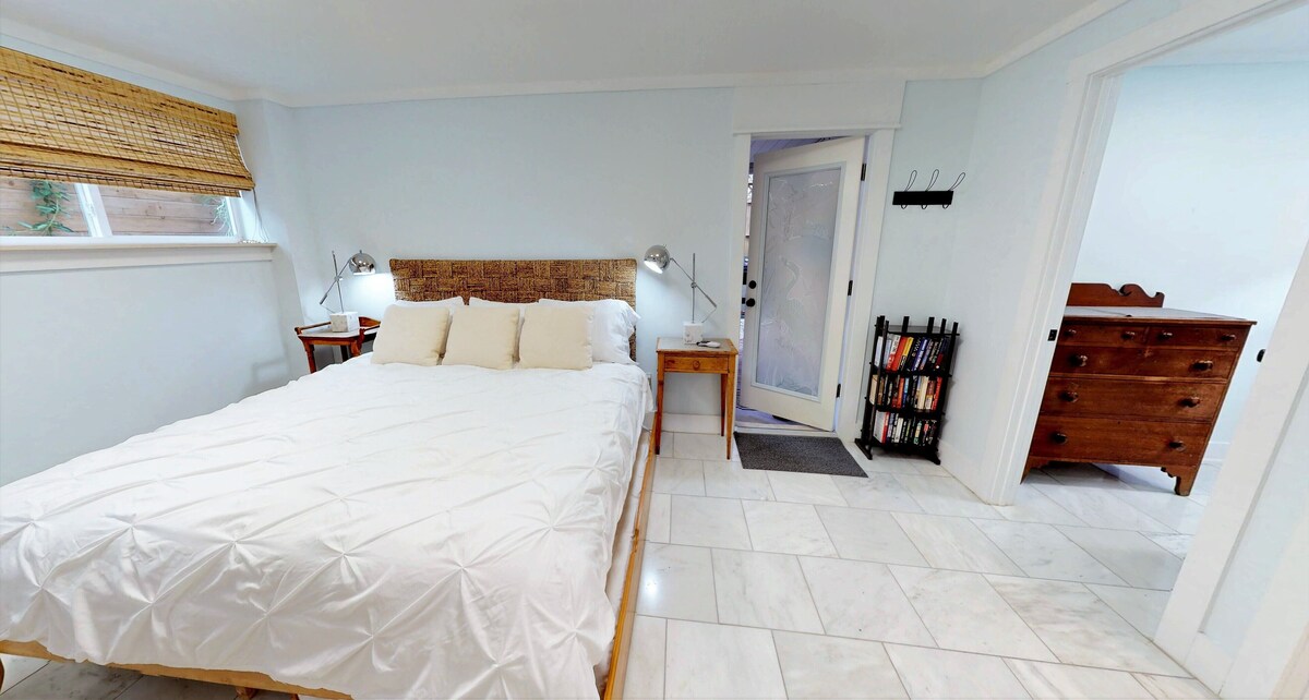 Photo 21 of 💲Romantic Renovated Secret Garden💲 Marble Floors & Bath – DT Just Half Mile - Beach Only 3