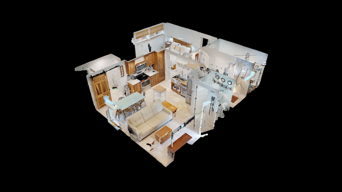 Photo 35 of 💲Romantic Renovated Secret Garden💲 Marble Floors & Bath – DT Just Half Mile - Beach Only 3