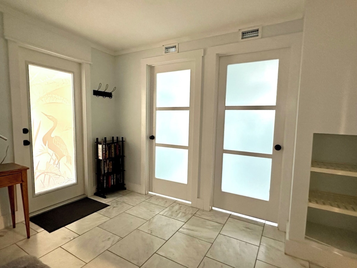 Photo 32 of 💲Romantic Renovated Secret Garden💲 Marble Floors & Bath – DT Just Half Mile - Beach Only 3