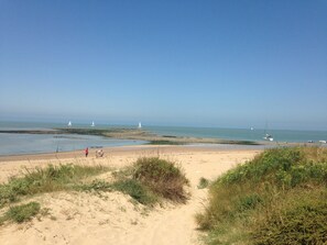 Beach nearby - Ile d'Aix - Fisherman's house close to beaches (5 p)  (Île-D'aix)