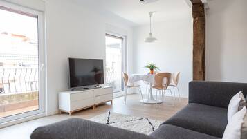 Een smart-tv, videogames en een filmbibliotheek