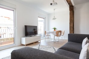 Smart-TV, videospill og filmbibliotek