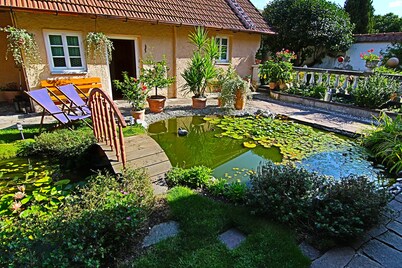 "Villa Toscana" vacation home in the garden in a rural idyll