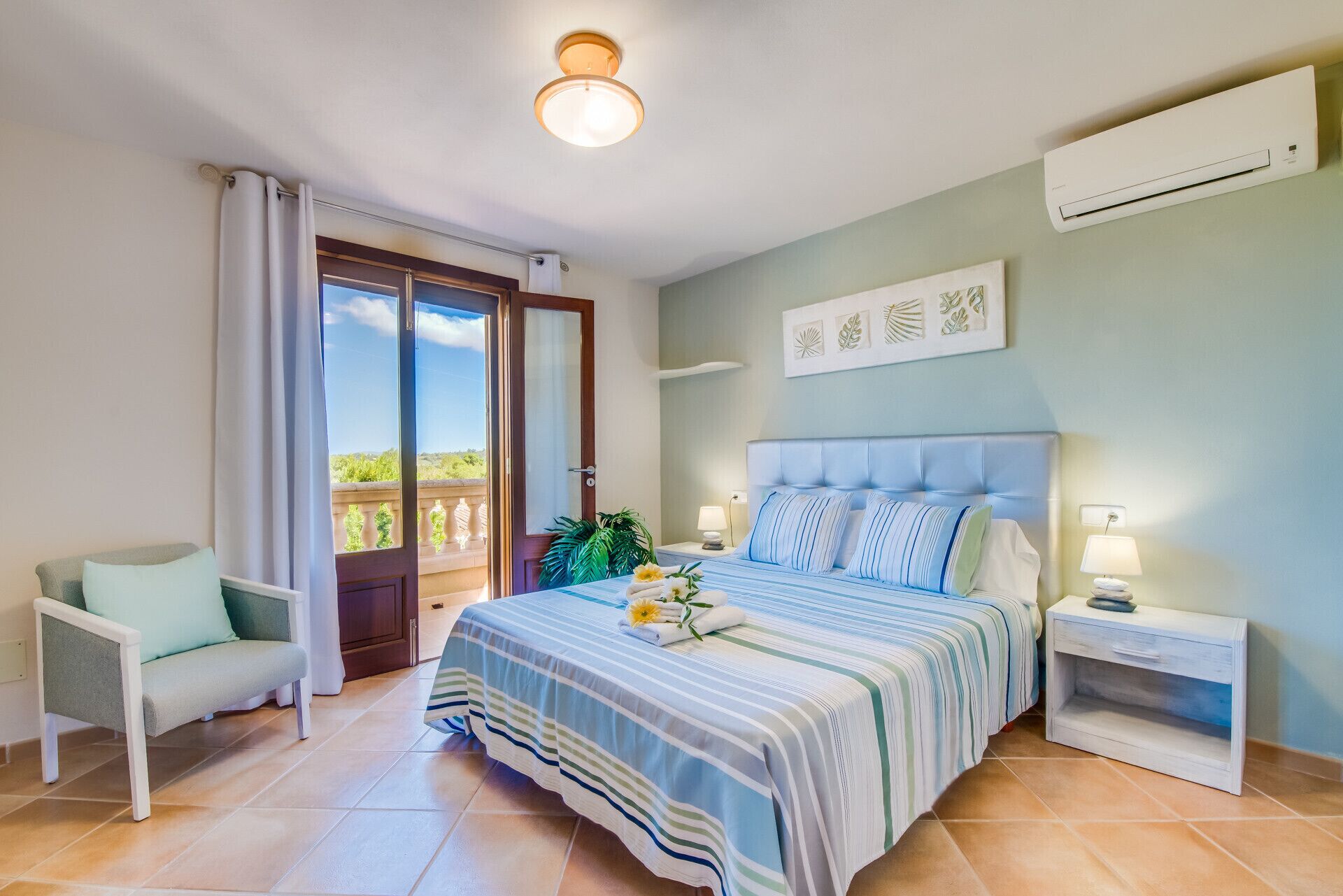 4 dormitorios, tabla de planchar con plancha, wifi gratis y ropa de cama