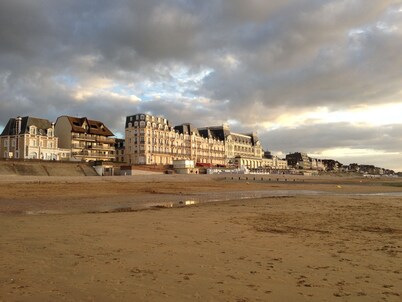 Studio waterfront Cabourg, garden view