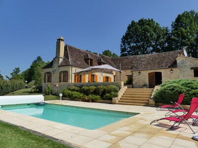 Bonita casa de campo del siglo XVII, restaurada con piscina, hermosa vista del valle
